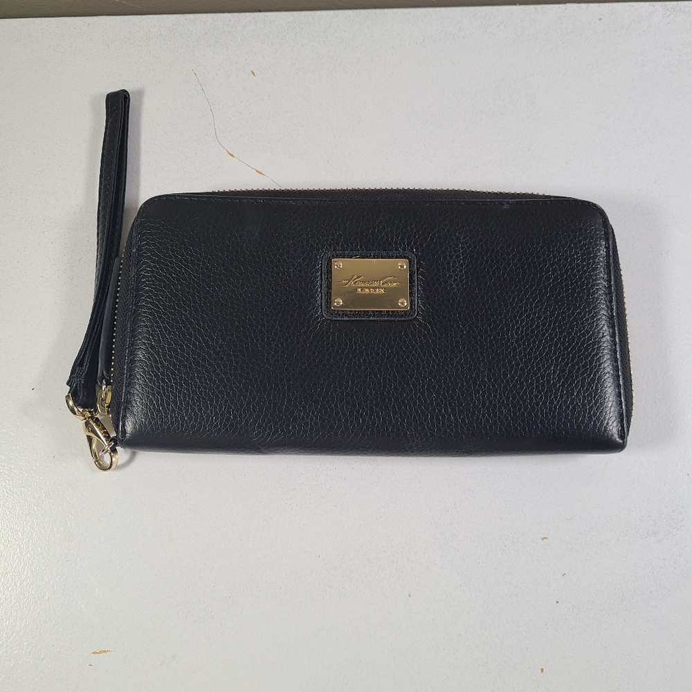 Kenneth Cole New York Black Wristlet